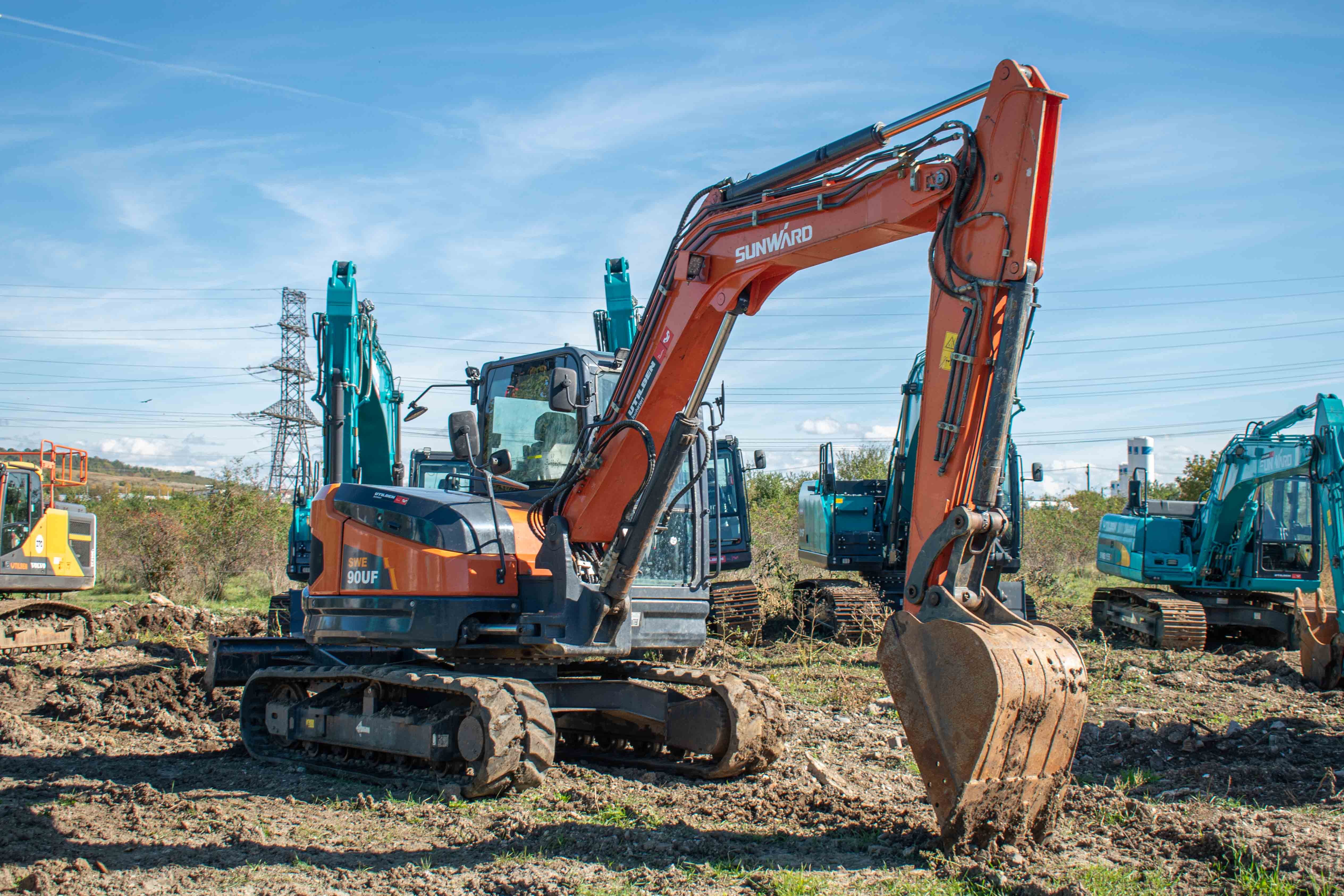 Midiexcavatoare 90 UF